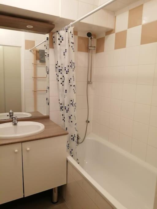Fadil Apartment Valenciennes Exterior foto